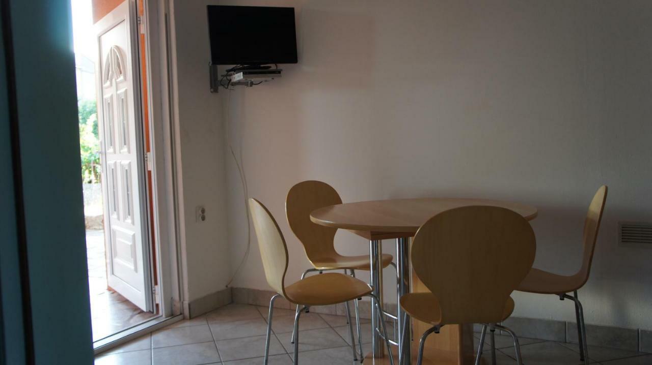 Ivo Apartments Рогозниця Екстер'єр фото