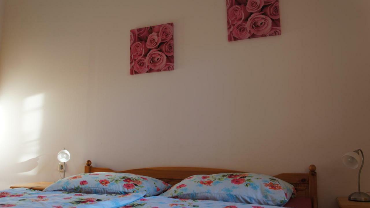 Ivo Apartments Рогозниця Екстер'єр фото